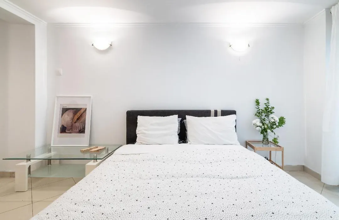 Studio In The City Center, Syntagma-1