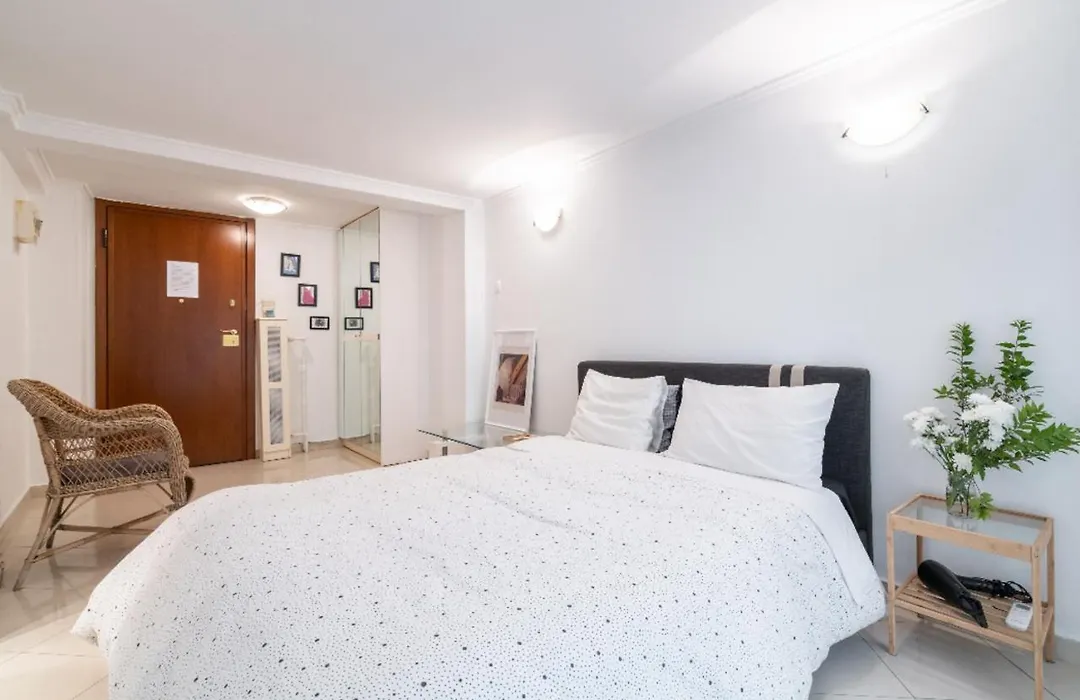 Studio In The City Center, Syntagma-1