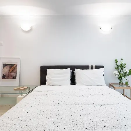 Studio In The City Center, Syntagma-3