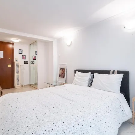 Studio In The City Center, Syntagma-3
